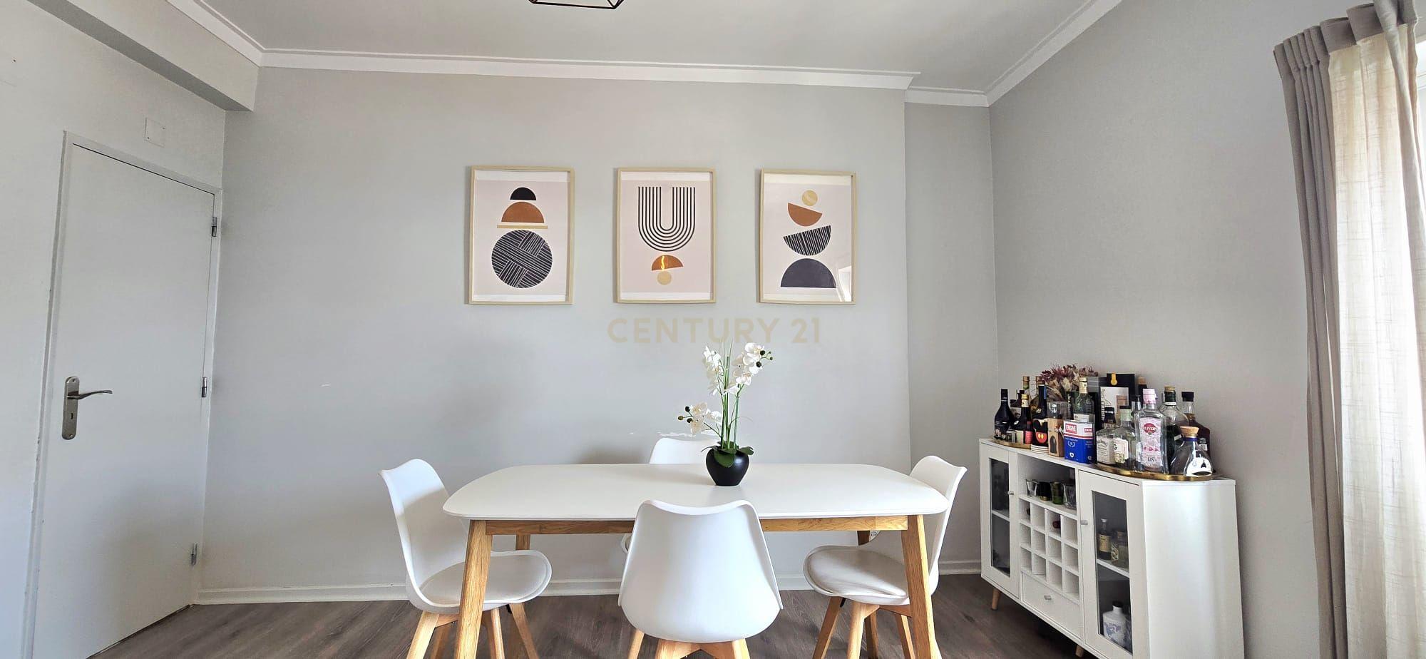 Fotografia 5 de Apartamento T3 em Almada – Conforto, Luz e Espaço Exterior