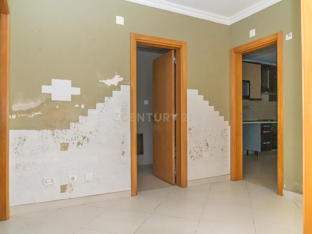 Apartamento T2, com Parqueamento, em Brejos de Azeitão - Image 28