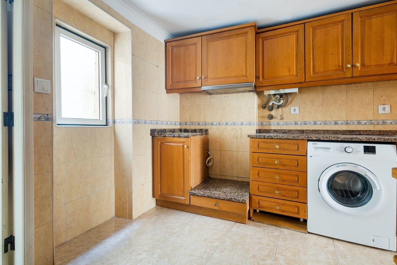 Apartamento T1 na Lapa – Lisboa | 1º Andar em prédio tradicional - Image 19