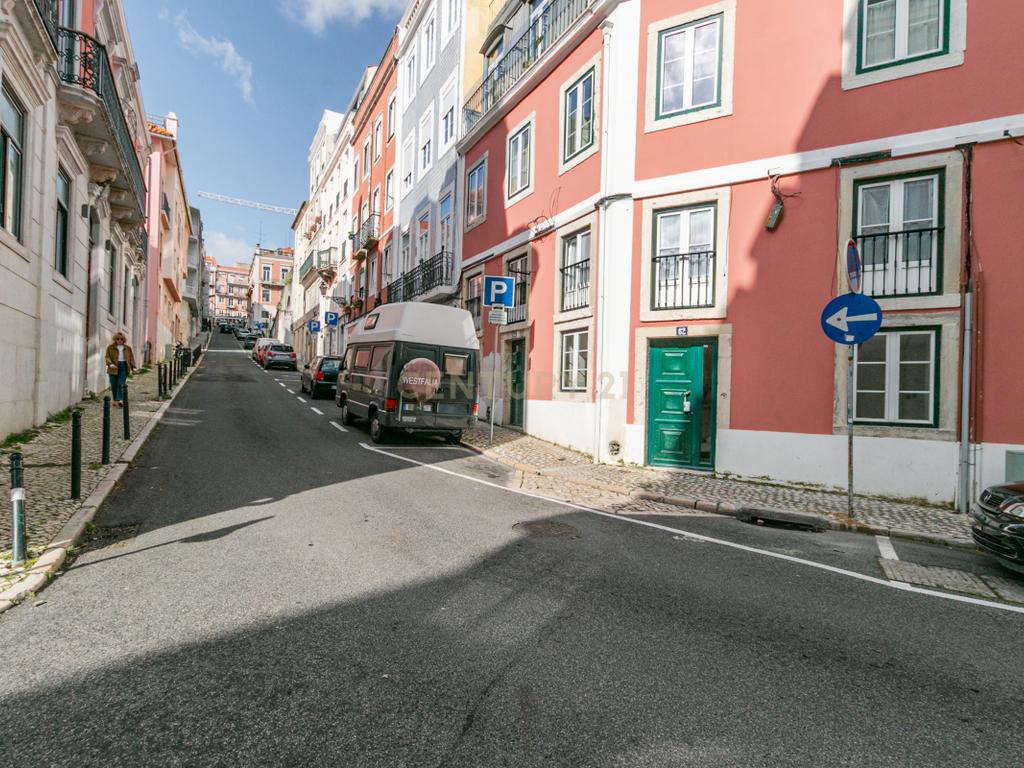Apartamento no Coração do Príncipe Real – Lisboa - Image 25