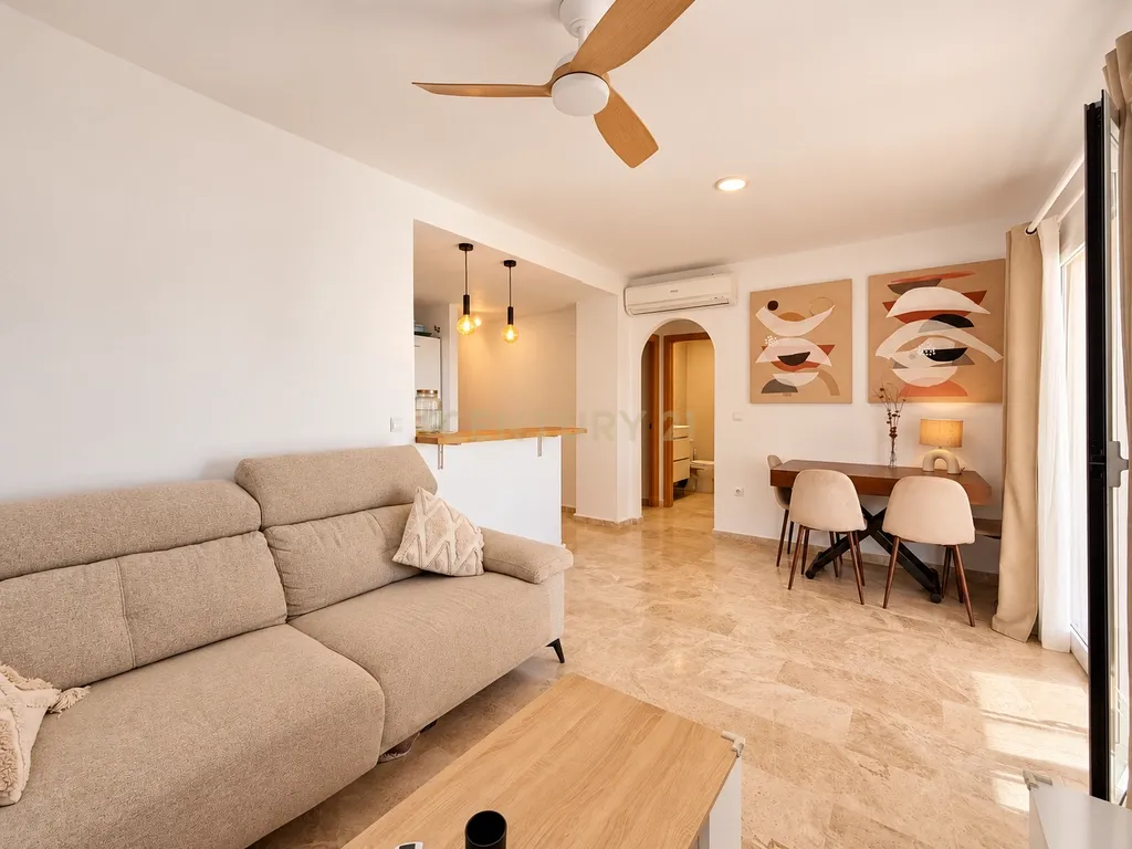 Apartamento totalmente renovado com terraço de 20 m² e piscina em Bonalba - Image 16