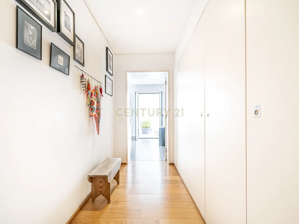 Apartamento T3 com terraço, garagem e elevador na Rua do Benformoso, em Lisboa - Image 11