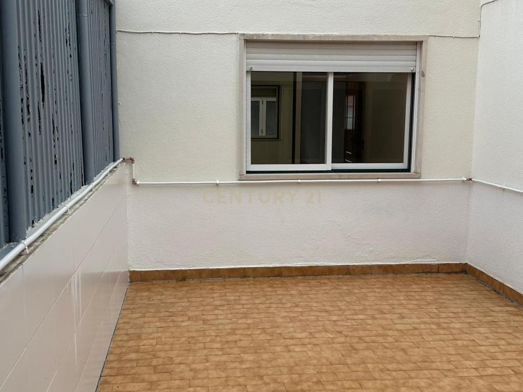 Apartamento T3 com terraço e garagem fechada para Arrendamento – Encosta do Sol - Image 22