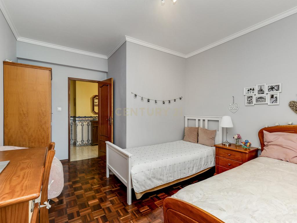 Apartamento T3 com Terraço Privativo e Jacuzzi – Alto da Brandoa            - Image 15