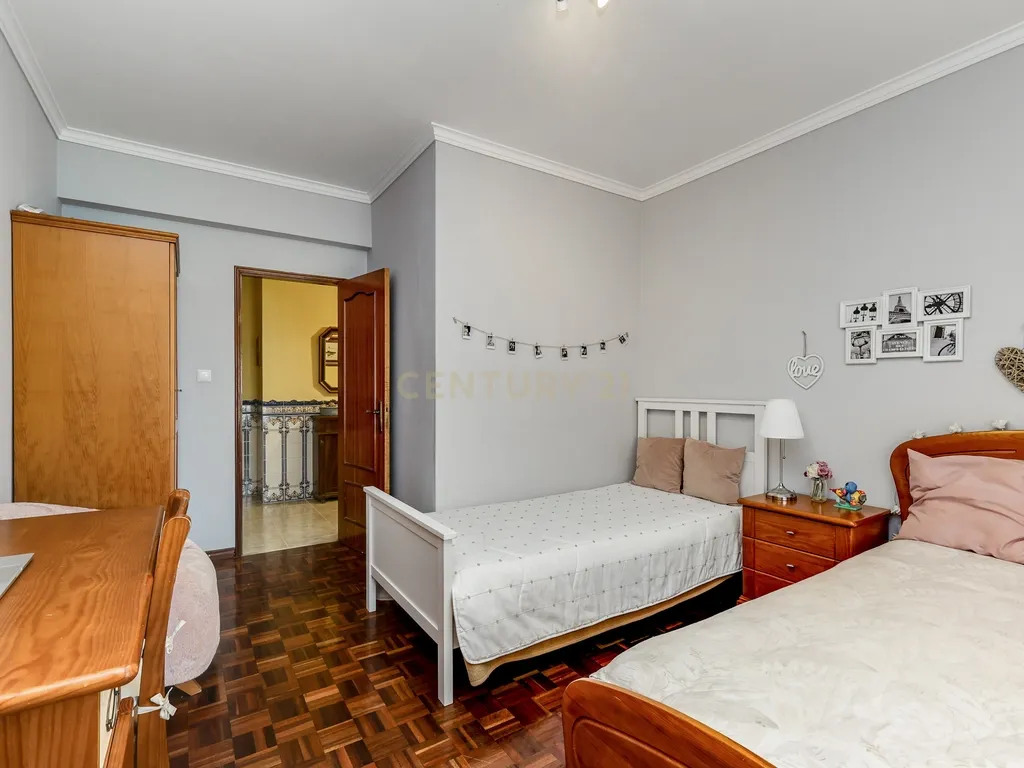 Apartamento T3 com Terraço Privativo e Jacuzzi – Alto da Brandoa - Image 15