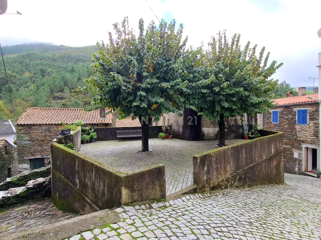 Moradia localizada em Sazes da Beira perto da Serra da Estrela! - Image 10
