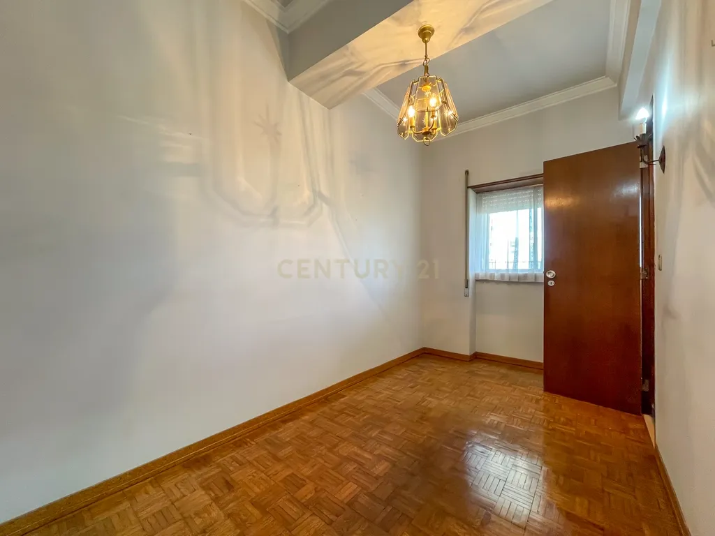 Apartamento T4 com Terraço de 60m² em Cacilhas/Almada - Image 30