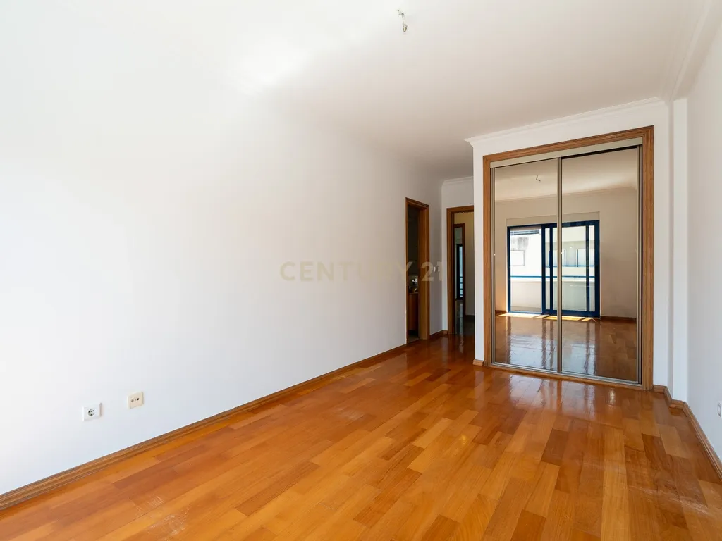 Apartamento T3 Janelas do Parque no Montijo - Image 27