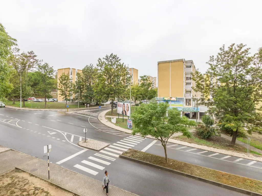 Apartamento T2 Moderno no Monte da Caparica, Pronto a Habitar - Image 5