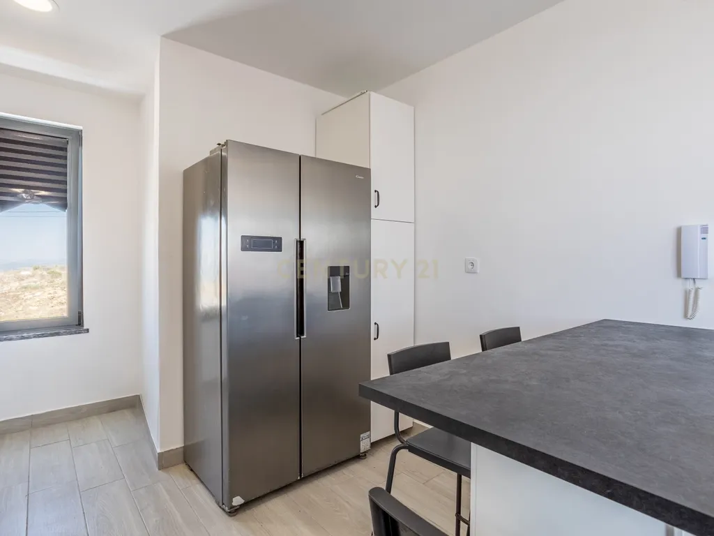 Moradia T3 Nova com vista desafogada em Vialonga - Image 10
