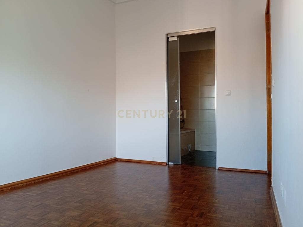 Apartamento T2 na Alameda - Image 8