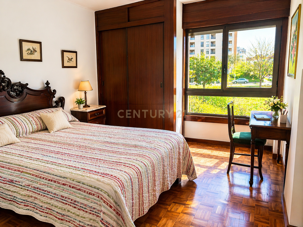 T4 Mobilado com Varanda e Estacionamento junto ao Estádio José de Alvalade - Image 9