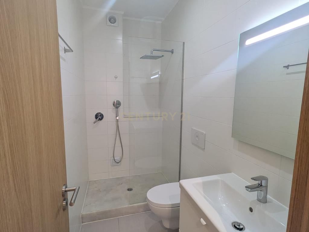 Apartamento T1 Remodelado no Centro da Amadora - Image 15