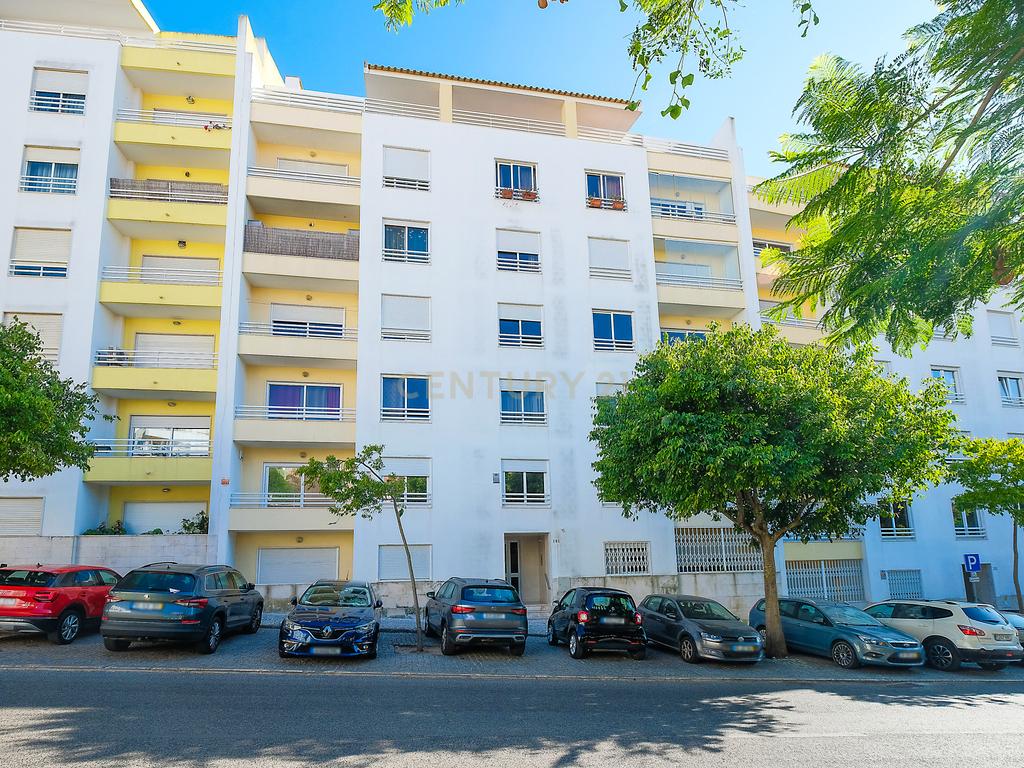 Apartamento T3 luminoso na Parede com varandas, garagem e arrecadação - Image 21