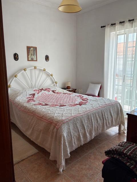 Moradia T3 na Quinta do Conde com Terraço e Garagem - Image 14