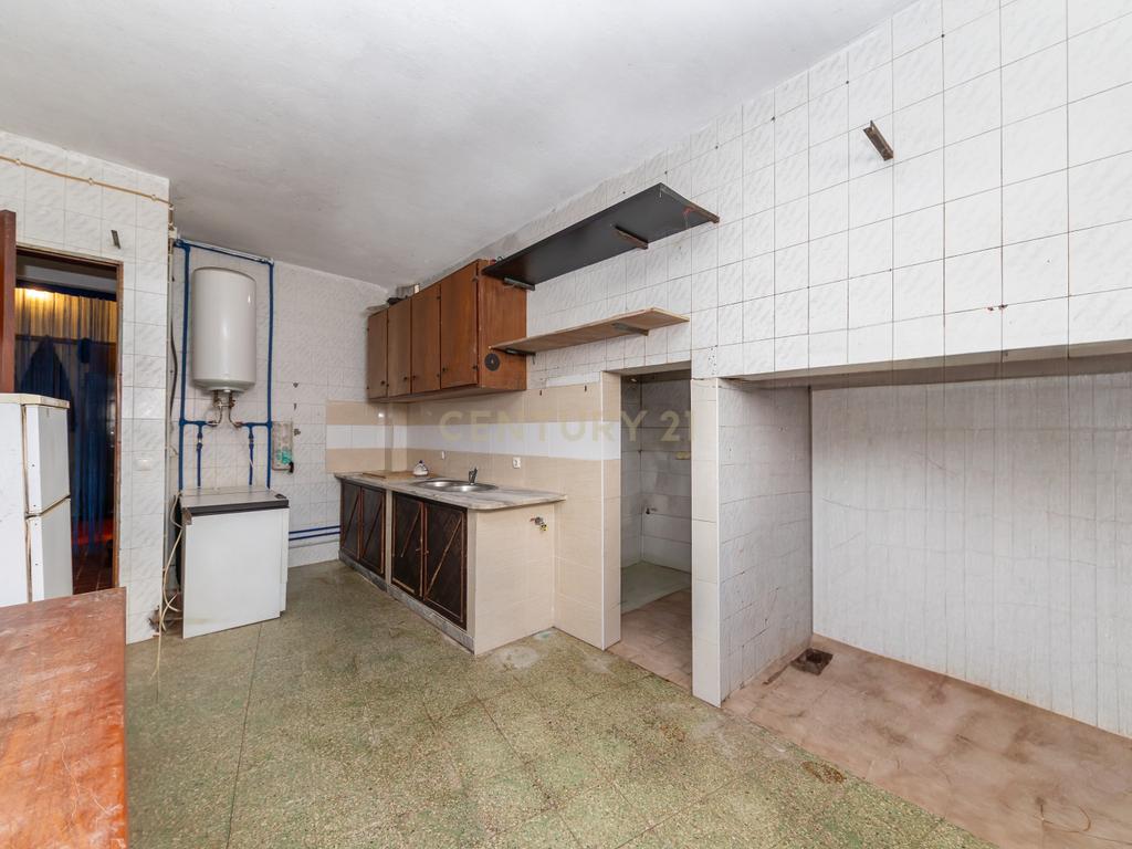 Moradia T3 na Quinta do Anjo com Vista Panorâmica e Garagem - Image 21