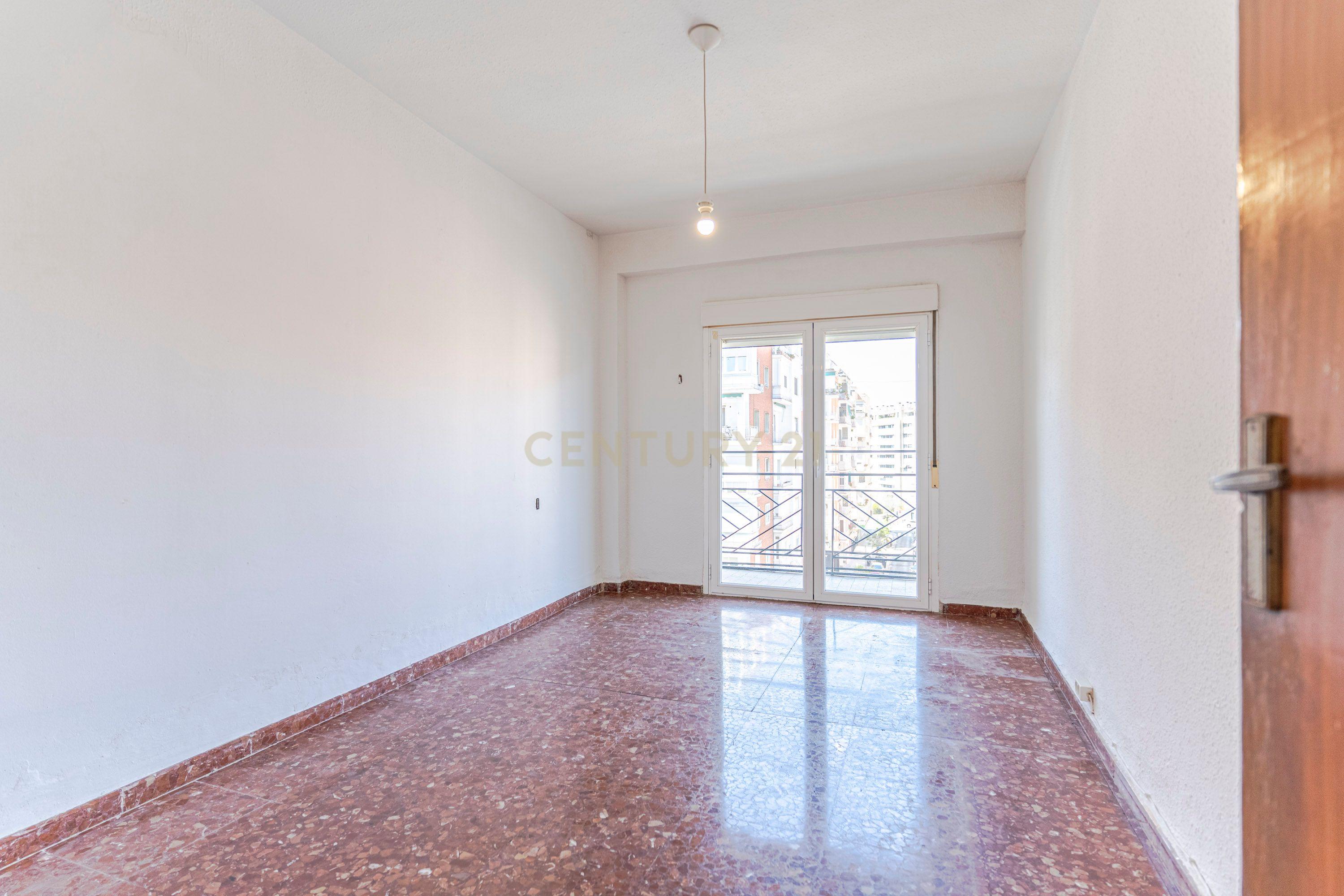 Espaçoso apartamento de 141 m2 no centro de Granada com vista panorâmica do Caminho de Ronda - Image 34