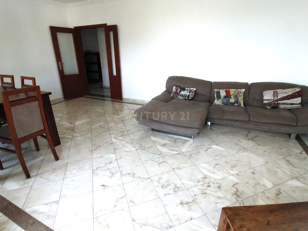 Apartamento T3 com Vista Serra em Alcabideche – Cascais - Image 6