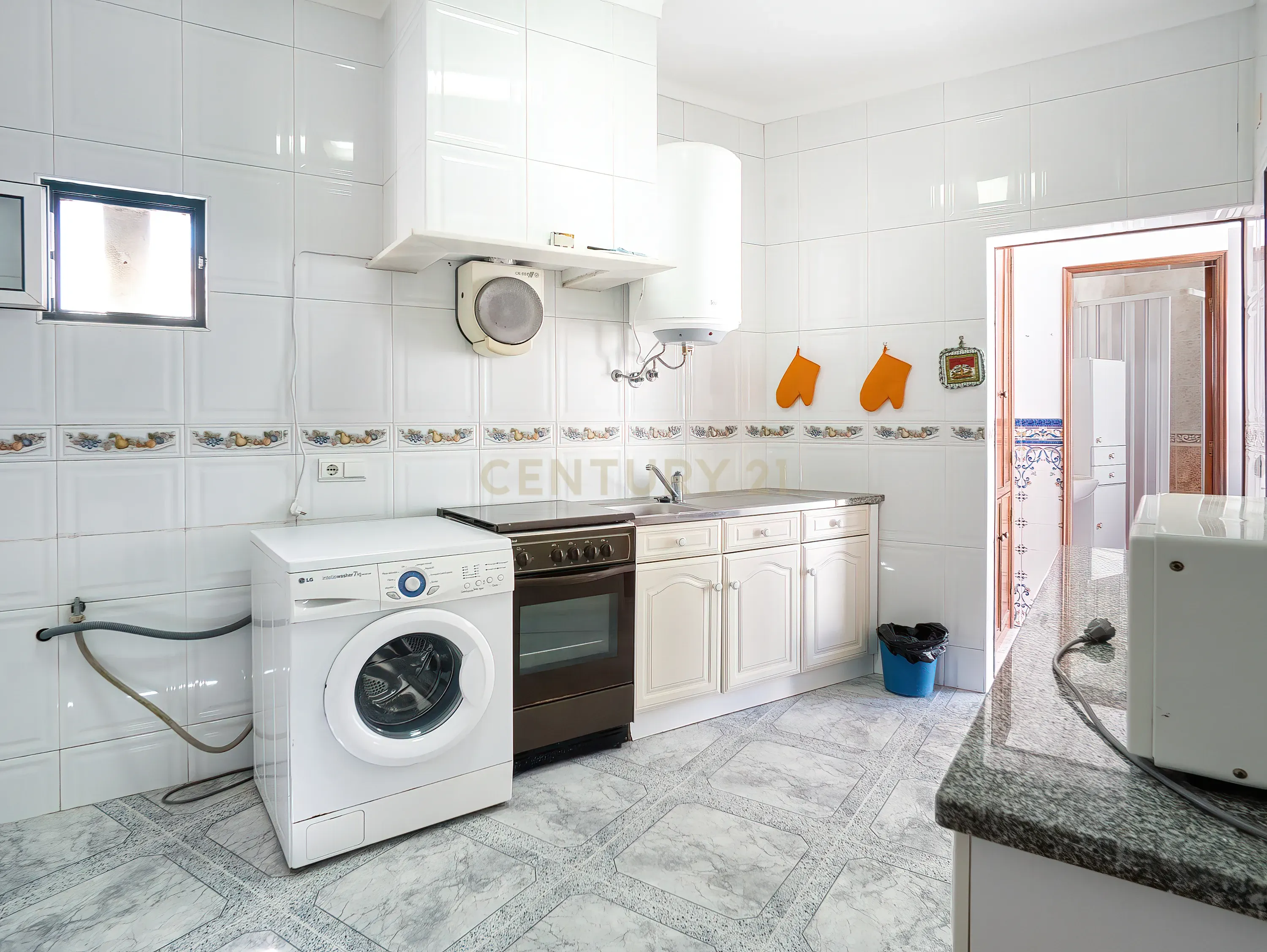 Fotografia 6 de Excelente investimento Moradia T5+1 - 2 Apartamentos T2 e um Apartamento T1