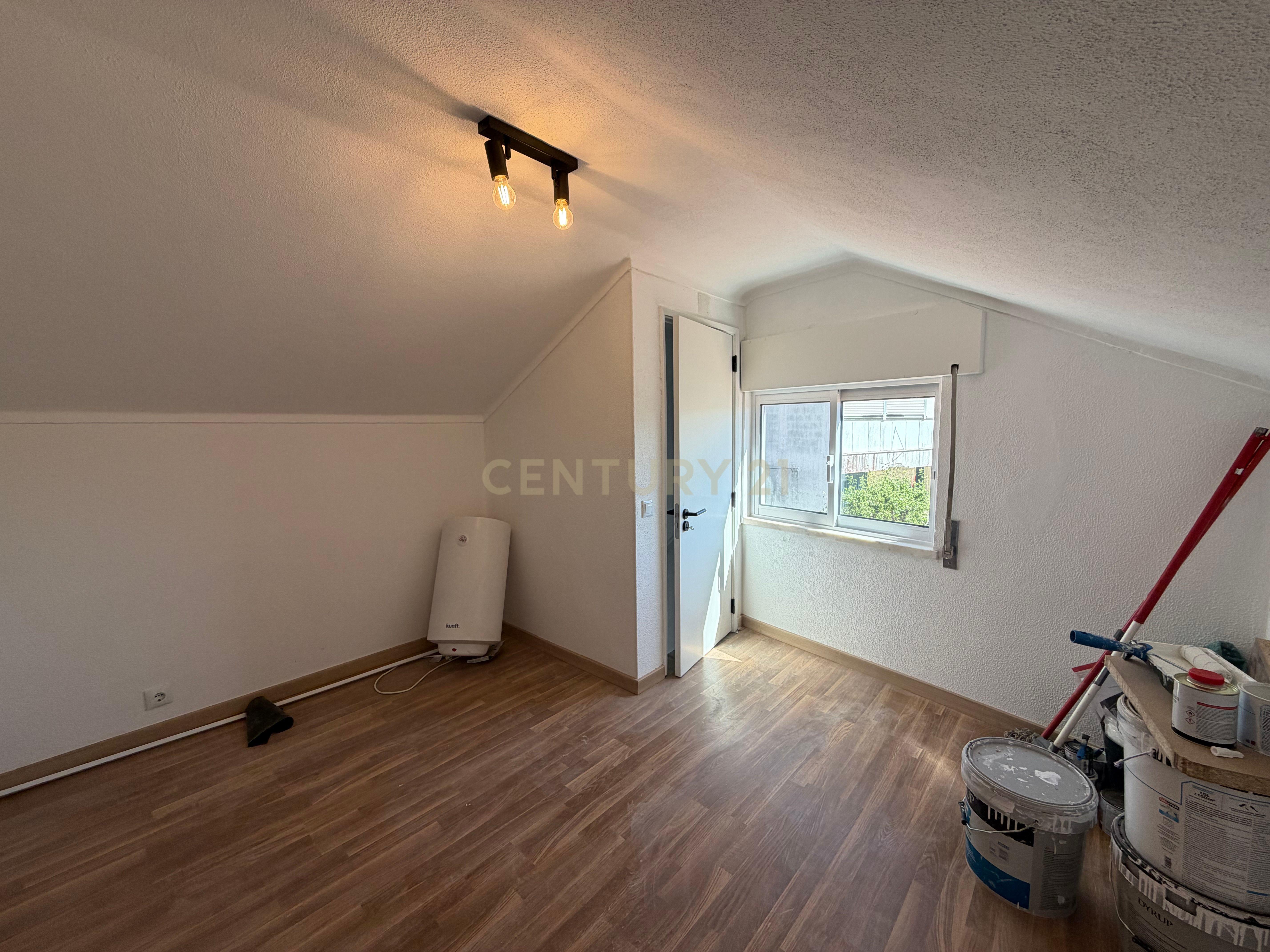 Fotografia 5 de Apartamento T1 em Sesimbra (Castelo), Remodelado, com Terraço