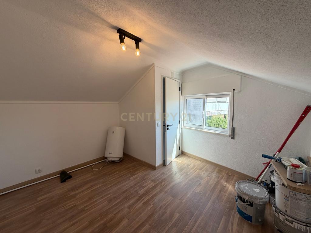 Apartamento T1 em Sesimbra (Castelo), Remodelado, com Terraço - Image 5