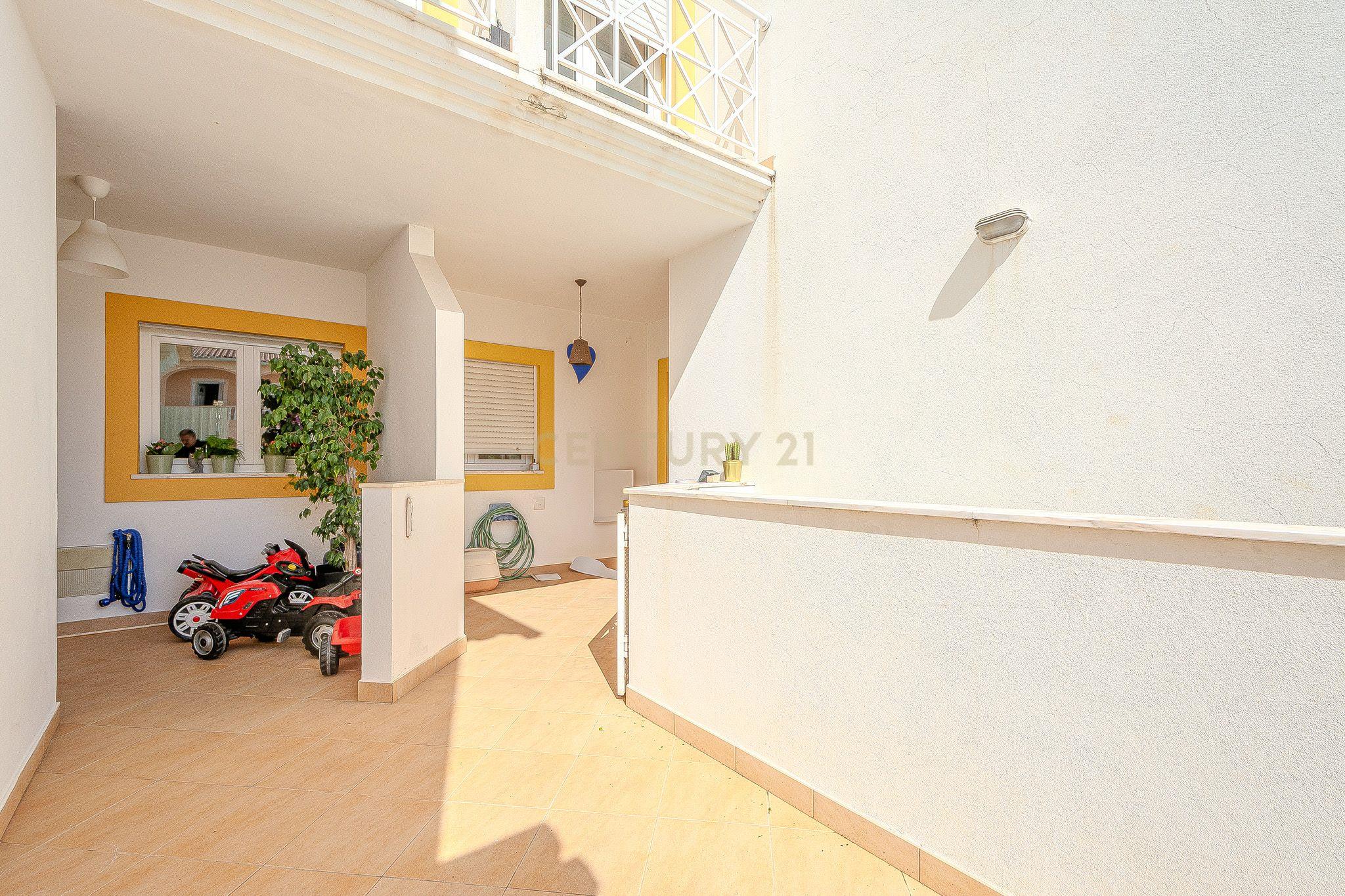 Moradia T2 com Garagem e Logradouro - Ferreiras, Albufeira - Image 13