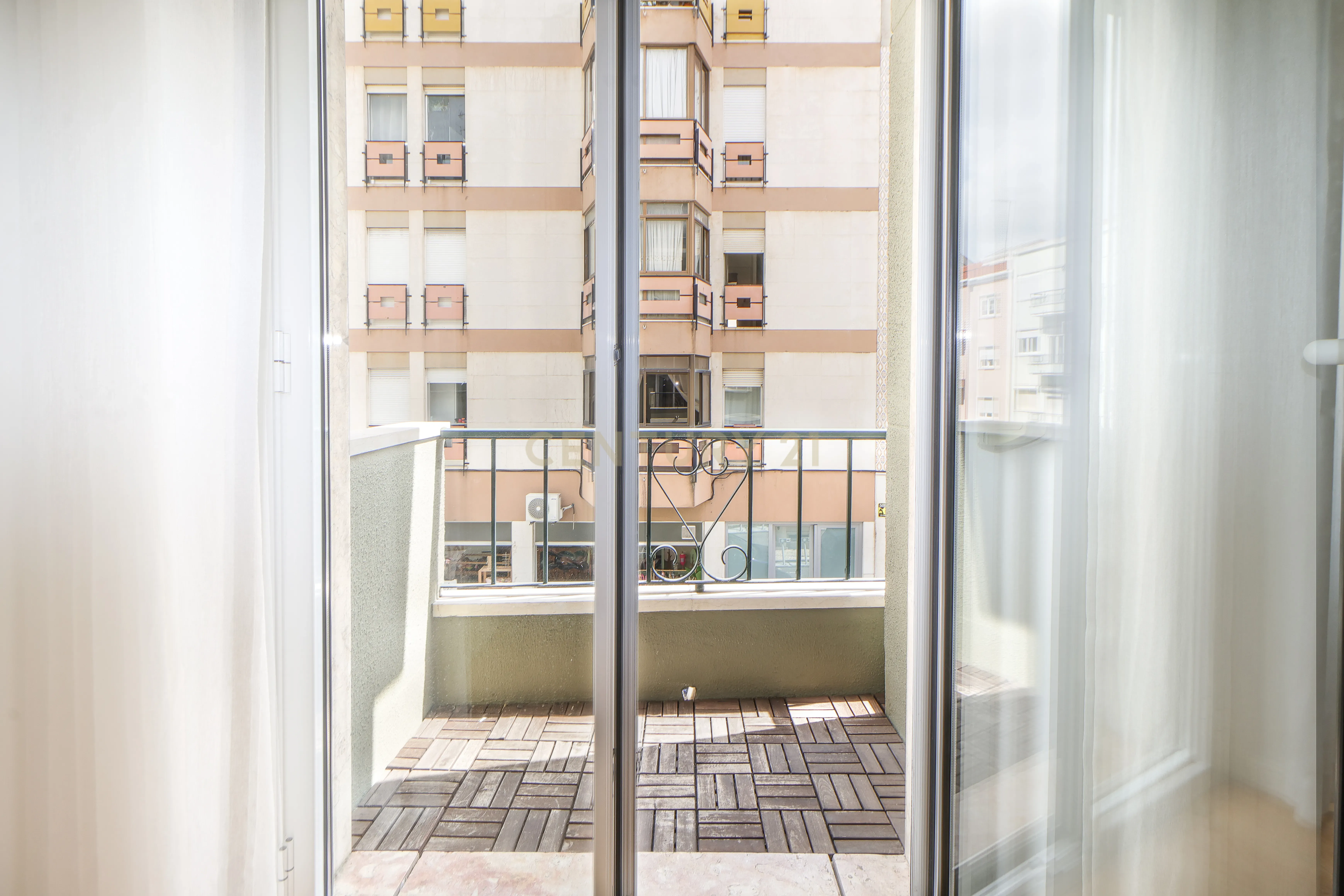 Apartamento T1 mobilado e equipado nas Avenidas Novas, Lisboa - Image 15