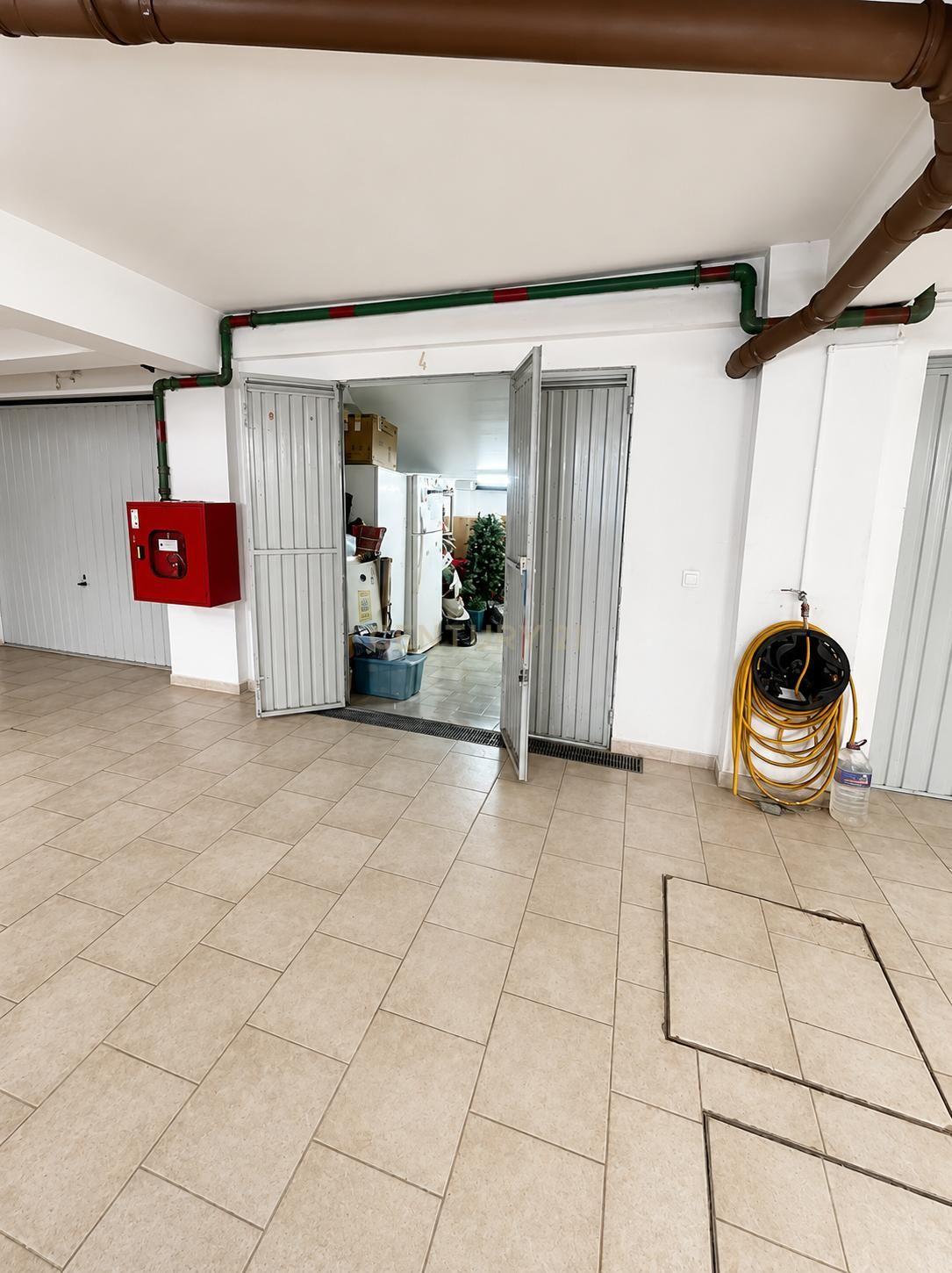 Fotografia 5 de Garagem na Charneca de Caparica, Almada - 20m²
