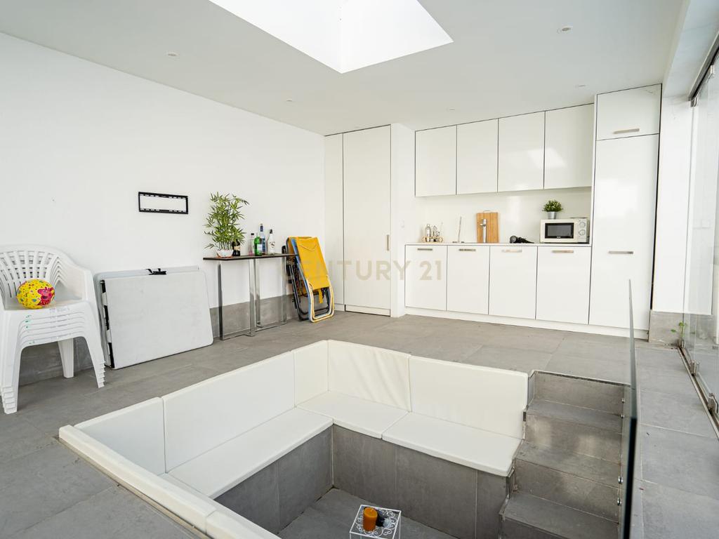 Moradia com piscina para arrendamento no Montijo — Zona do Saldanha - Image 32