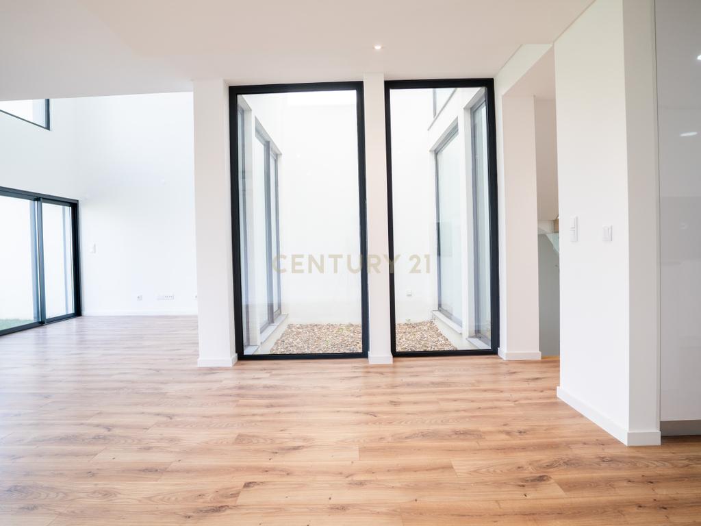 Moradia T4 – Empreendimento Sky City -  Serra de Carnaxide - Image 15