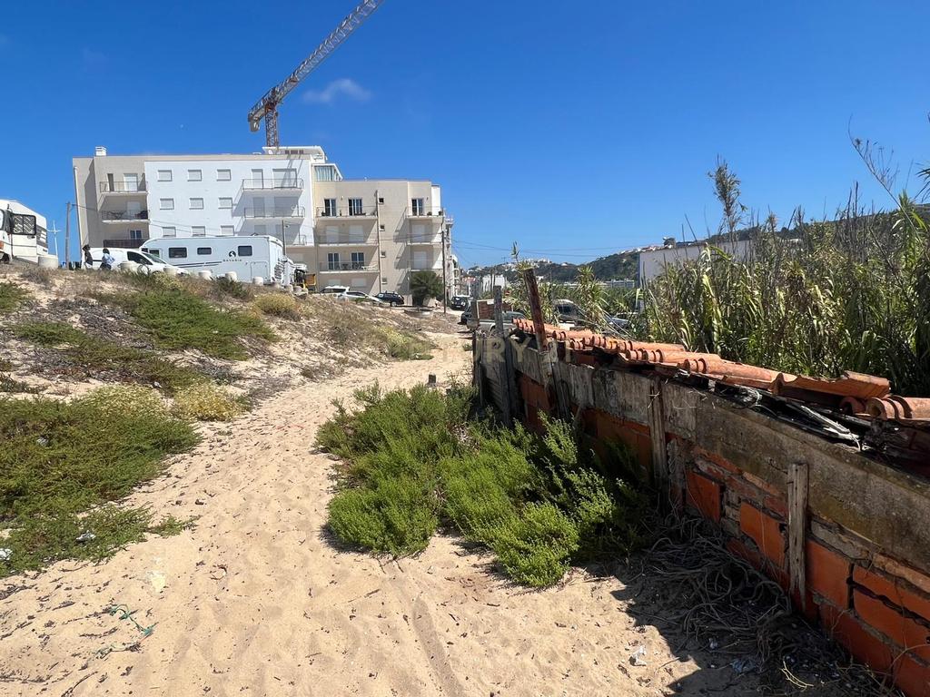 Terreno para construção na segunda linha de mar. Oportunidade única. - Image 7
