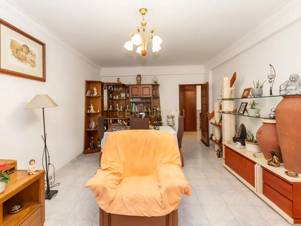 T3 + T1 com Garagem e Logradouro em Corroios, Seixal, Setúbal - Image 13