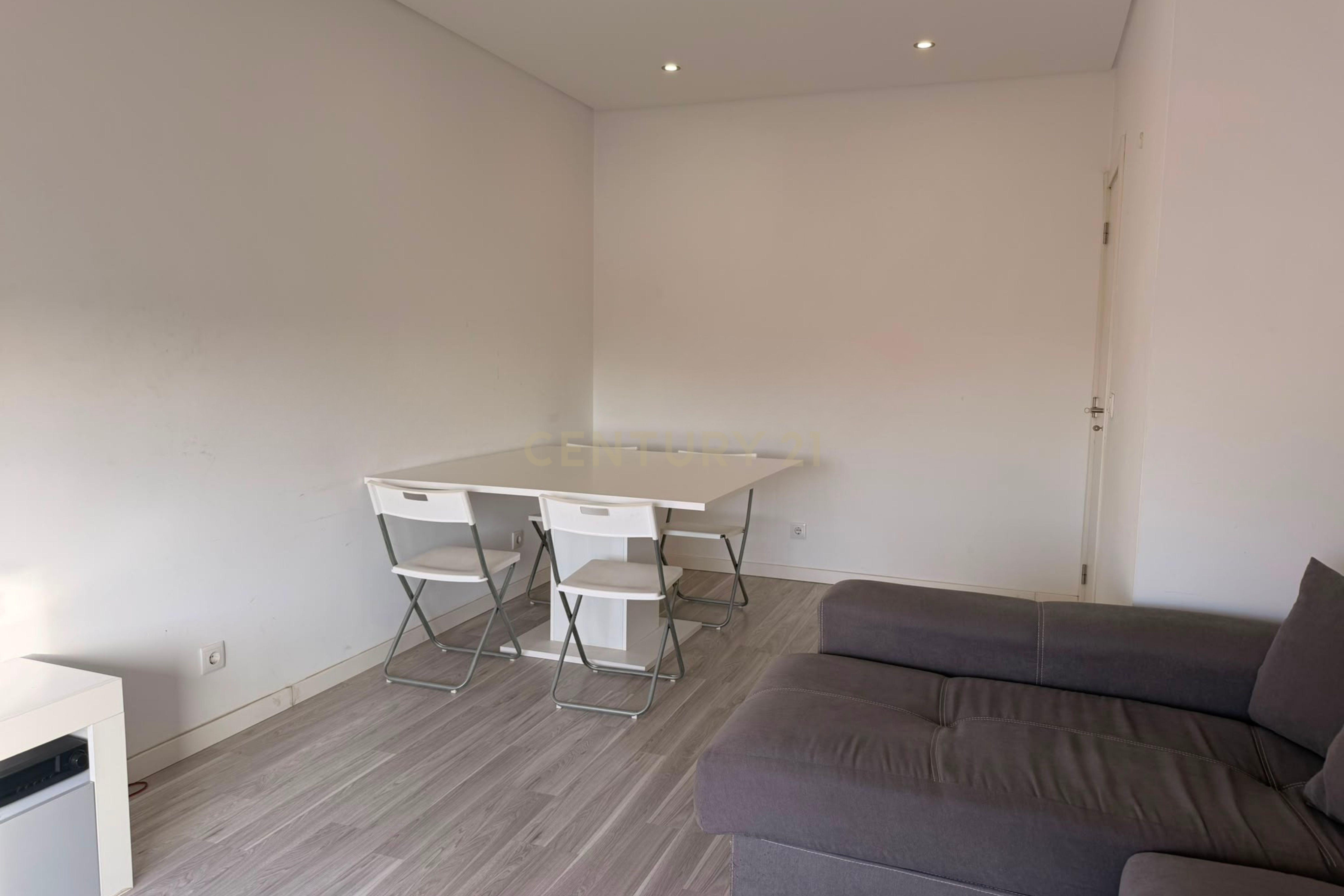 Fotografia 9 de Apartamento T2 no Barreiro, Lavradio, totalmente remodelado