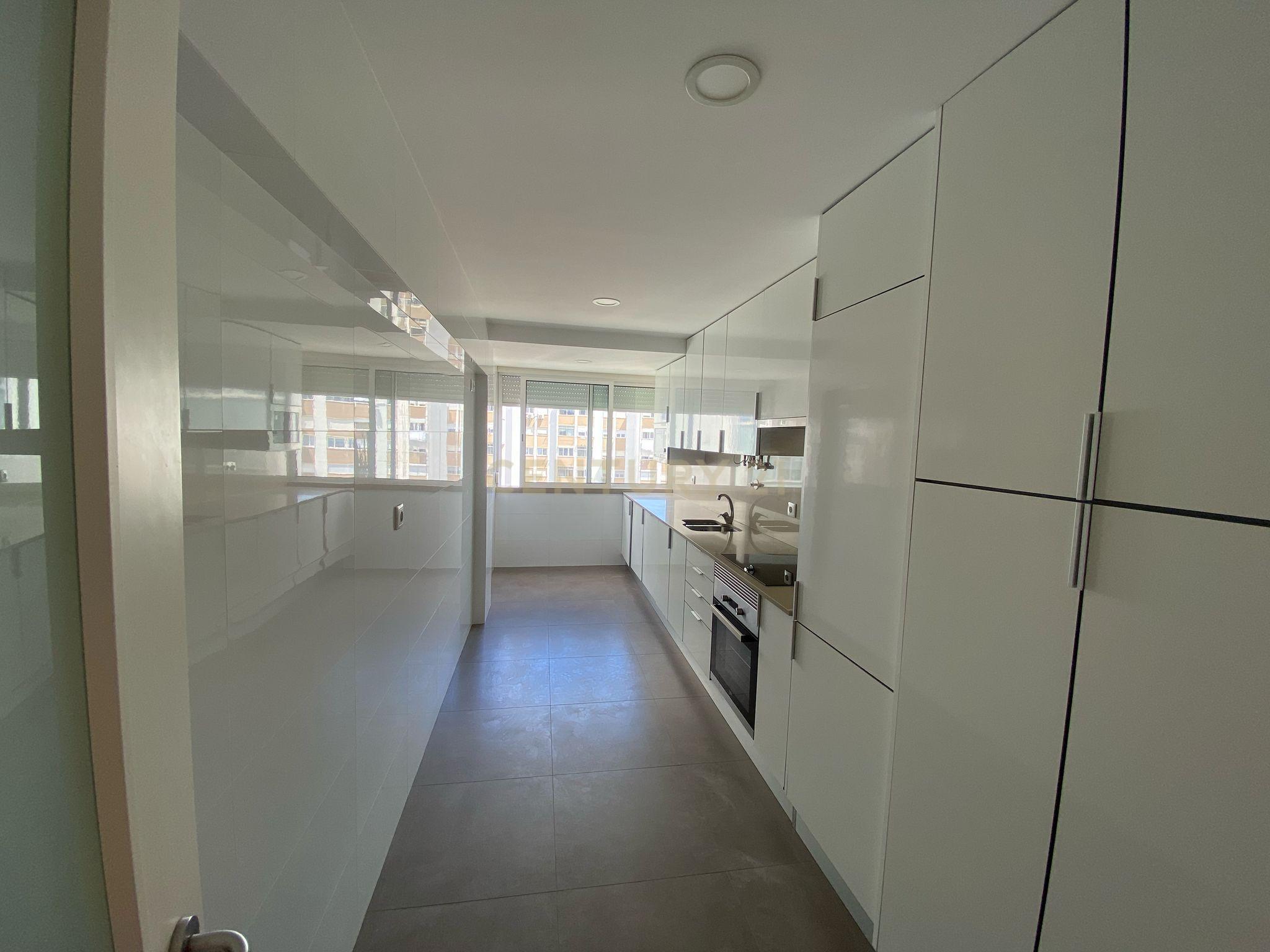 Apartamento T2 em Lisboa - Image 23