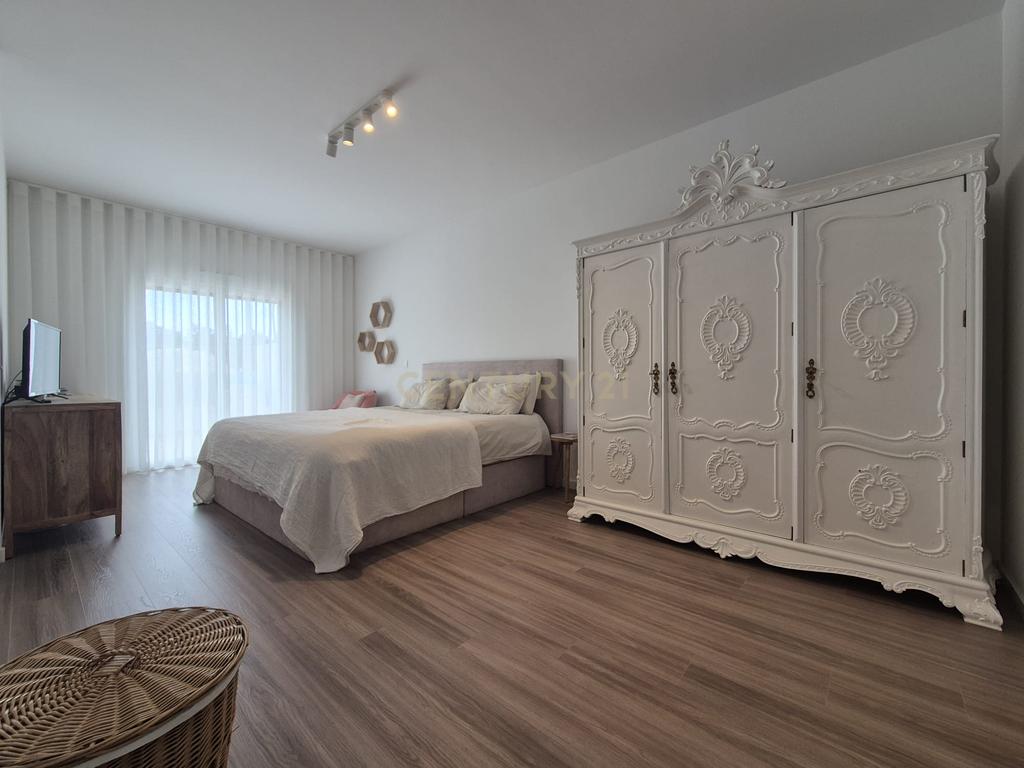Quinta do Pinhão - VerdizelaT3 como novo, 2 terraços, 2 parqueamentos e arrecadação, prédio de 2023 - Image 12