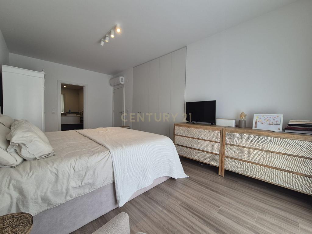 Quinta do Pinhão - VerdizelaT3 como novo, 2 terraços, 2 parqueamentos e arrecadação, prédio de 2023 - Image 14