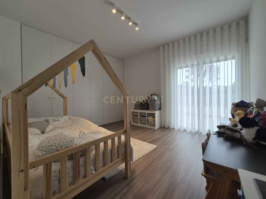 Quinta do Pinhão - VerdizelaT3 como novo, 2 terraços, 2 parqueamentos e arrecadação, prédio de 2023 - Image 17