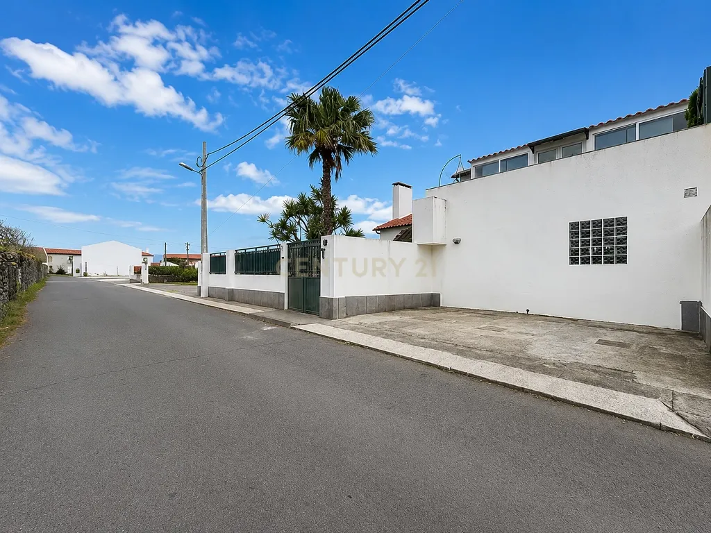 🏡 MORADIA T4 COM LICENÇA DE ALOJAMENTO LOCAL, PISCINA E ENORME POTENCIAL DE RENTABILIZAÇÃO - Image 4