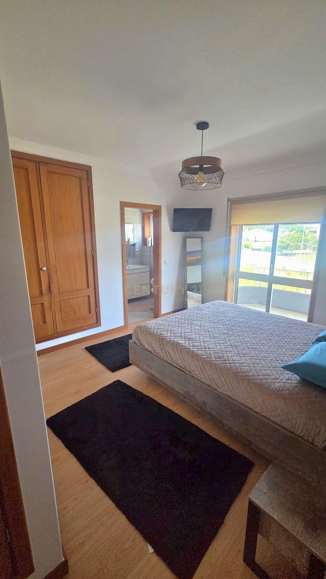Fotografia 5 de 🏡 T2 com Suíte, Varandas e Garagem com Carregamento para Veículo Elétrico