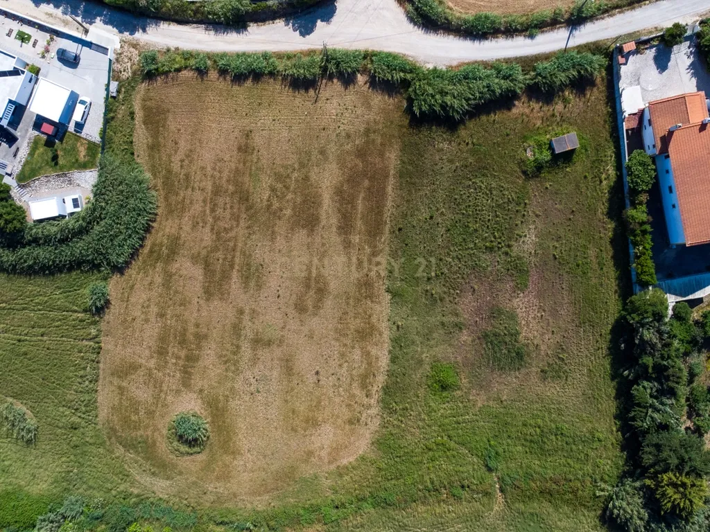 Terreno Urbanizável para Construção com 7.880 m² | Índice de Construção de 80% no Centro da Lourinhã - Image 9