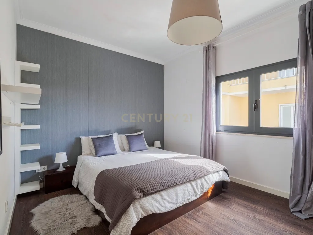 Moradia familiar T6 com anexo T1 independente, num lote com 510m² no Botequim – Charneca da Caparica, Almada - Image 12