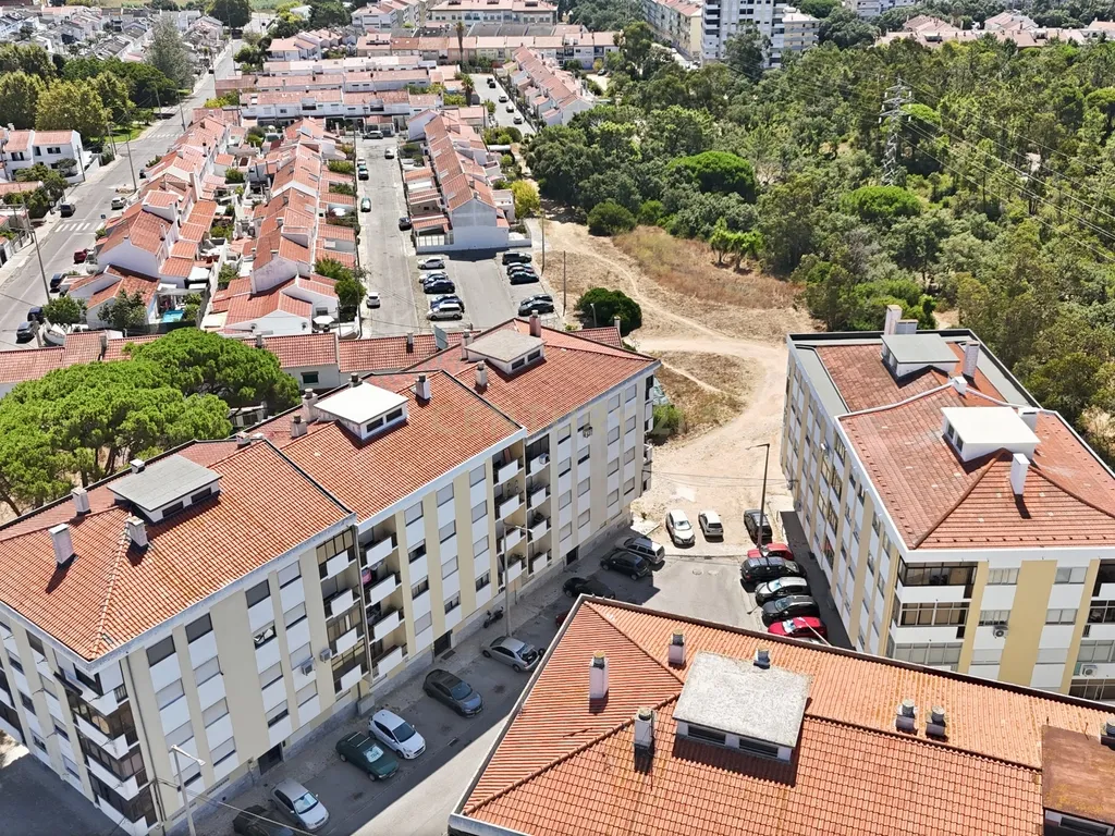 Apartamento T4 para arrendamento - 1800€ - Image 2