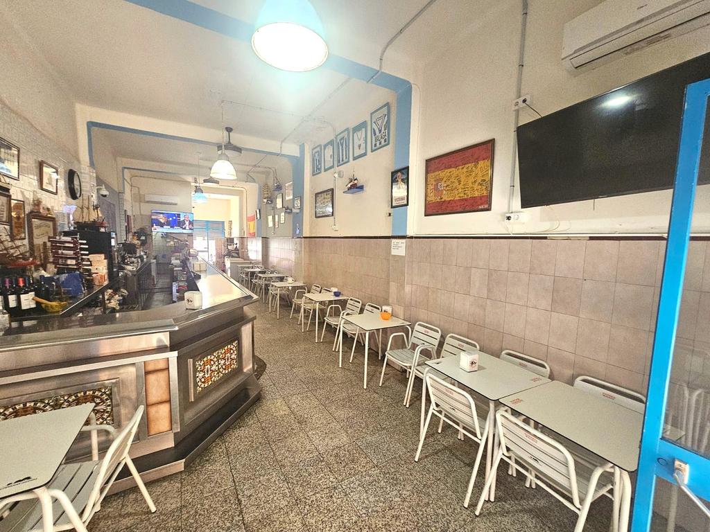 GRANDE OPORTUNIDADE DE TRANSFERÊNCIA DESTA TABERNA ABERTA DESDE 1965 QUE CONSERVA SEU CARÁTER TRADICIONAL. - Image 2