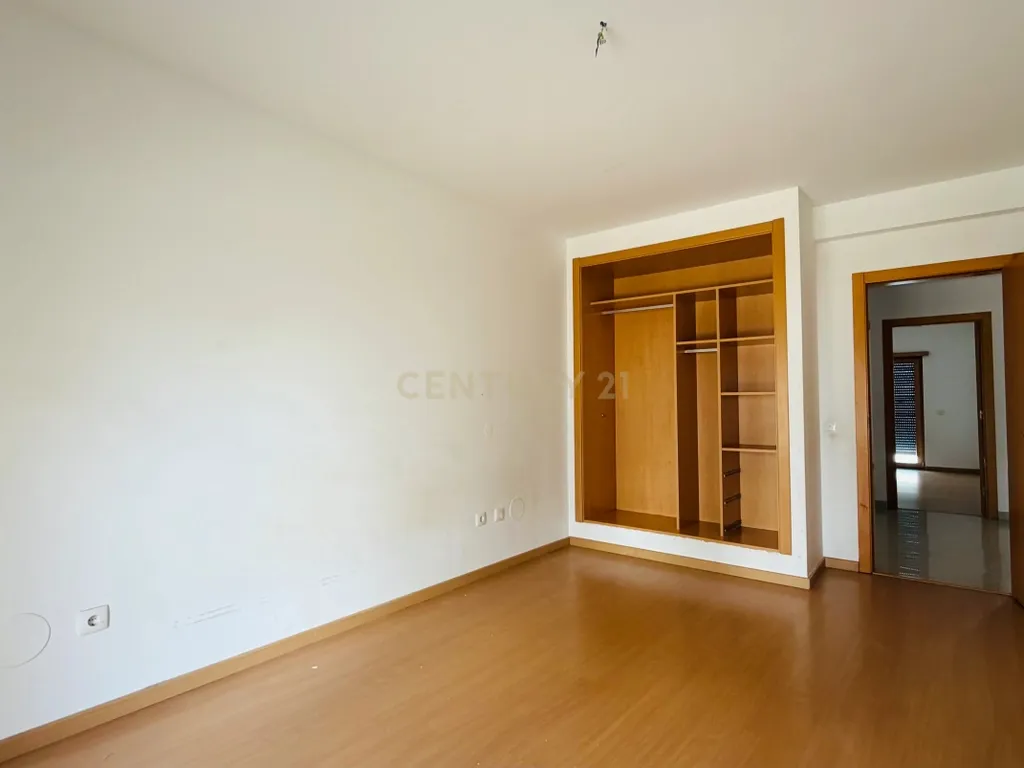 Magnífico Apartamento T4 com Duas Varandas e Arrecadação na Cascalheira, Pinhal Novo - Image 27
