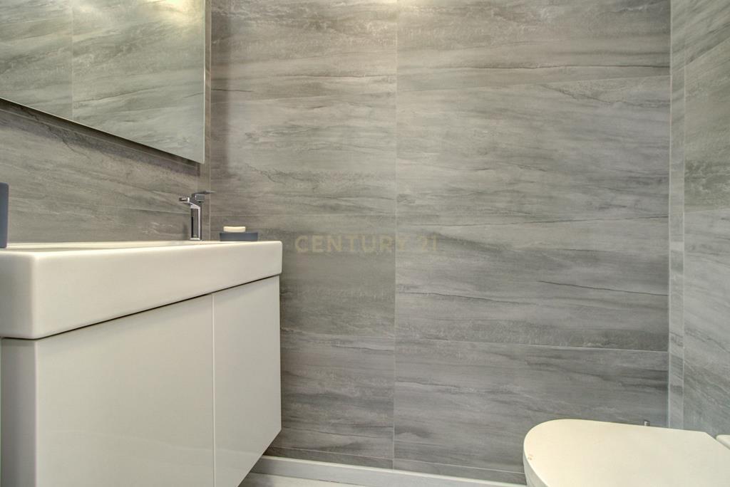 ARRENDA APARTAMENTO T2 -86 M2- COM ELEVADOR, EM MIRAFLORES, LINDA-A-VELHA - Image 13