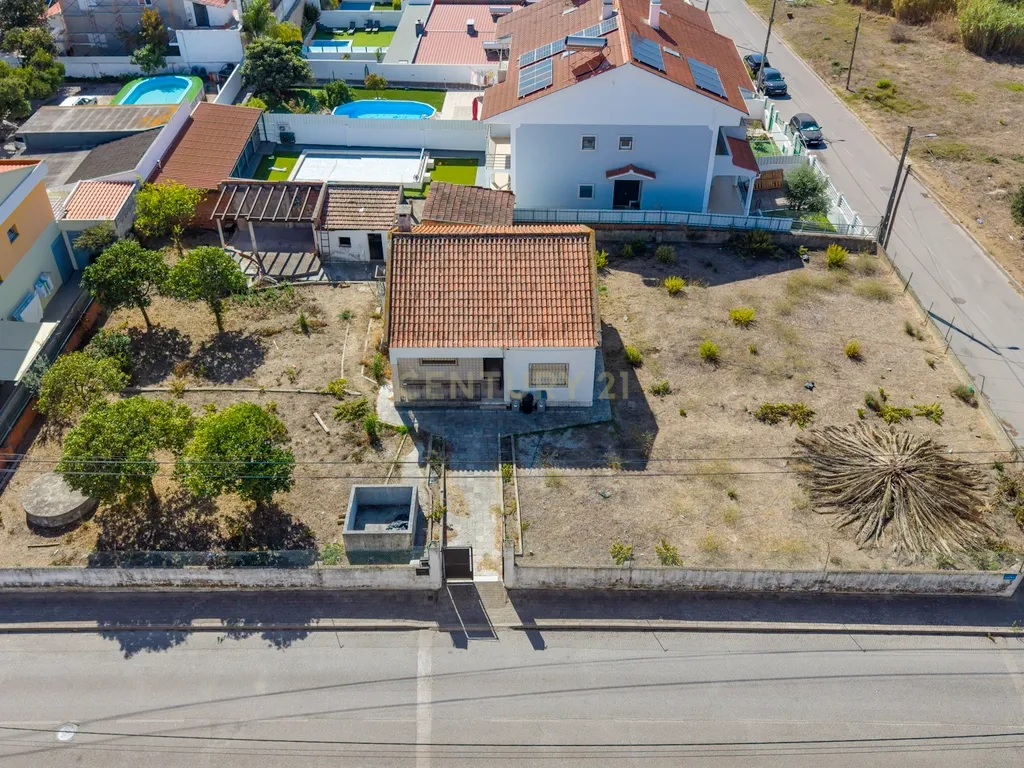 Moradia Isolada com Terreno de 1041 m² – Um Mundo de Possibilidades! - Image 137