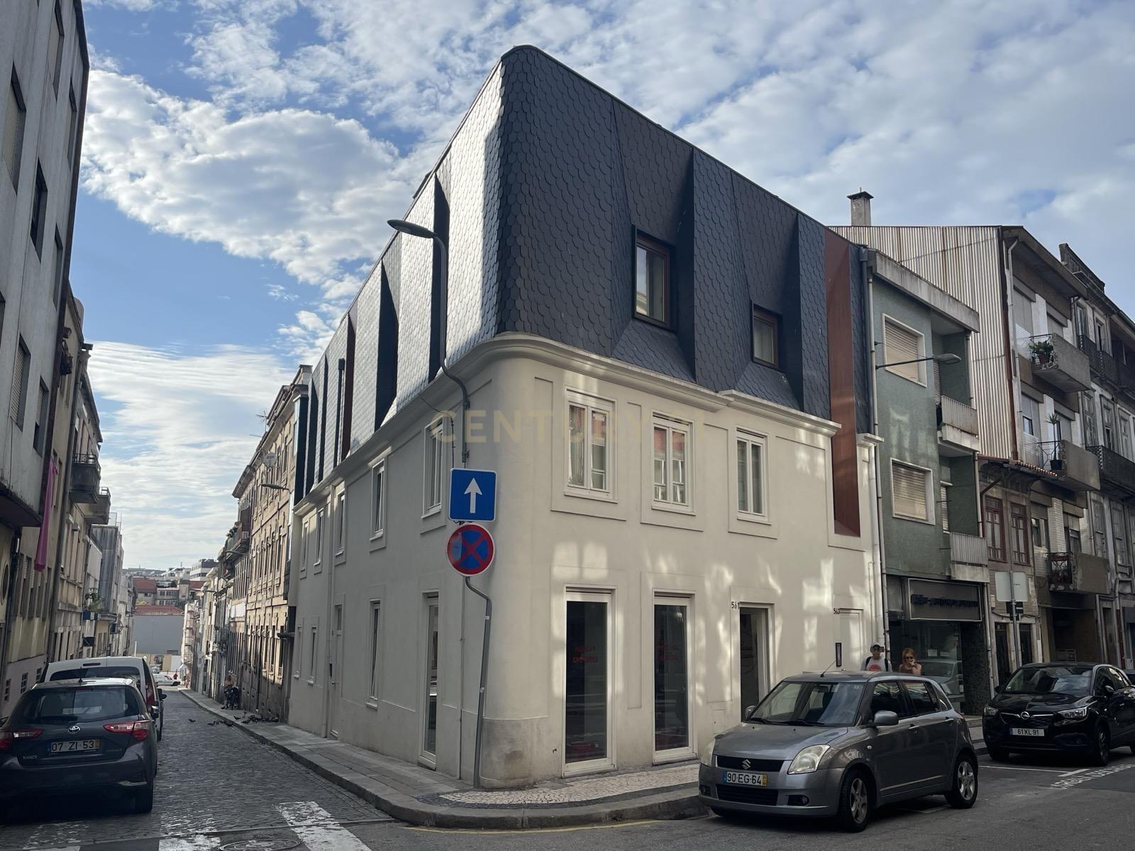 T2 duplex na rua de Cedofeita - Image 17