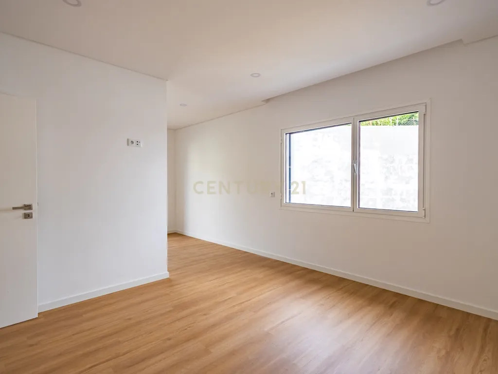 Moradia V3 Geminada em Recezinhos, Penafiel (Fração A) - Image 14