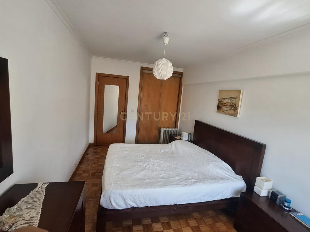 Apartamento T2 no Alto da Faia em Telheiras - Image 9