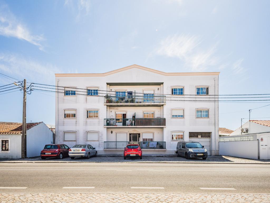 T2 com 110 m² | Espaço a Sério, Varanda e Garagem - Image 20